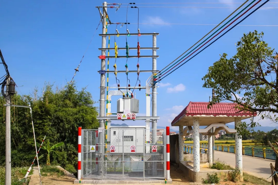 一張10kV臺架變圖解讀其安裝配置